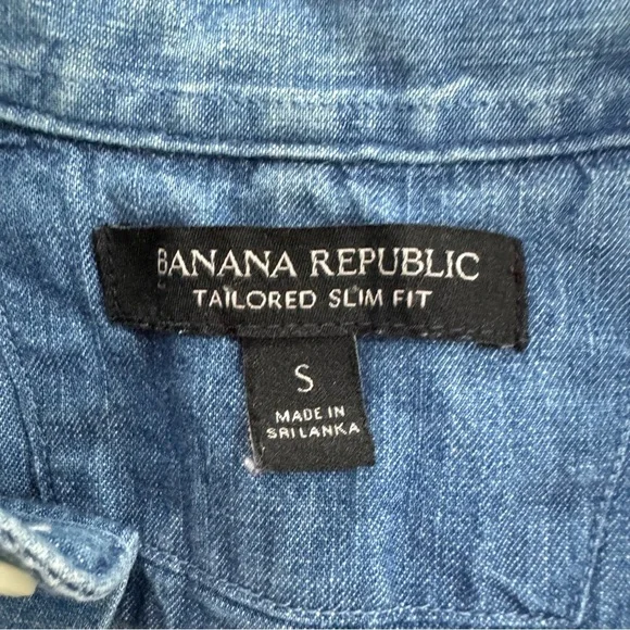 Men’s Banana Republic Denim Chambray Button Down Shirt - Size M - Picture 2 of 3